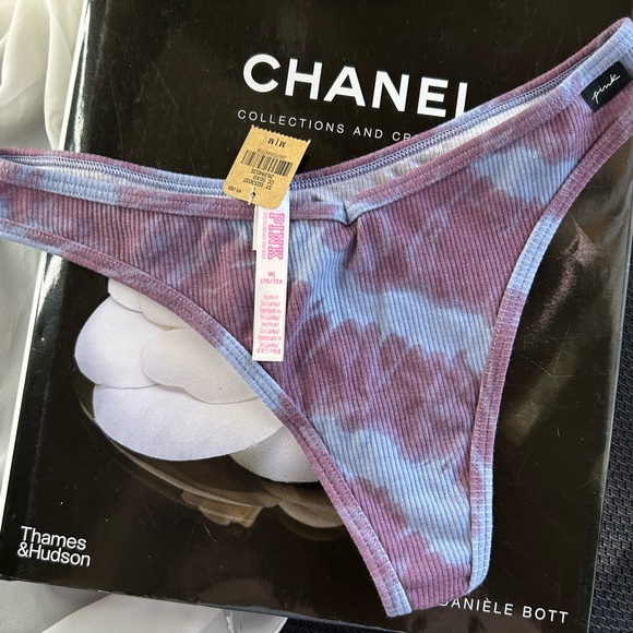 PINK Victorias Secret Purple Tie Dye Thong NWT Size M - Picture 4 of 8
